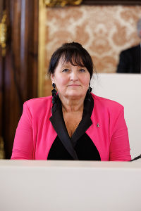 LH-Stellverterin M. Khom Frontalaufnahme